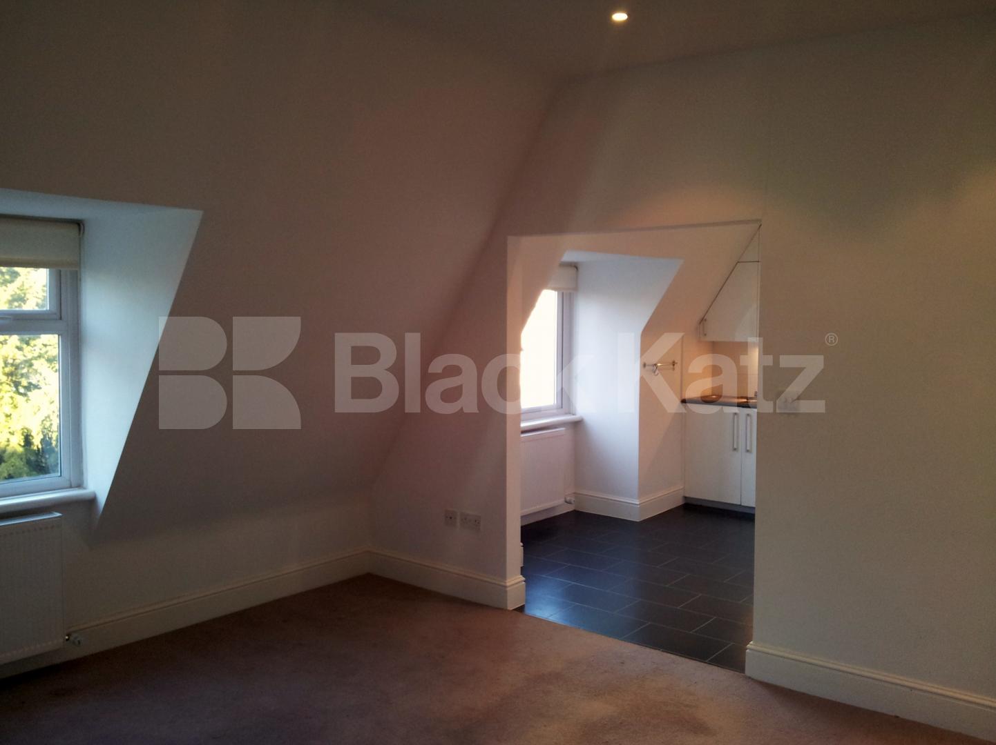 			2 Bedroom, 1 bath, 1 reception Flat			 Eastern Road, East Finchley